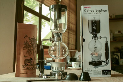Hario Vacuum Coffee Maker J Subculture Despite This Coffee Maker Was Invented In Berlin The 1830s Design And Composition Varies Today We Want To Introduce You Hario Anese Company S